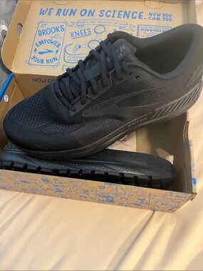 Brooks Beast GTS 24 Men's Athletic Shoes — Black